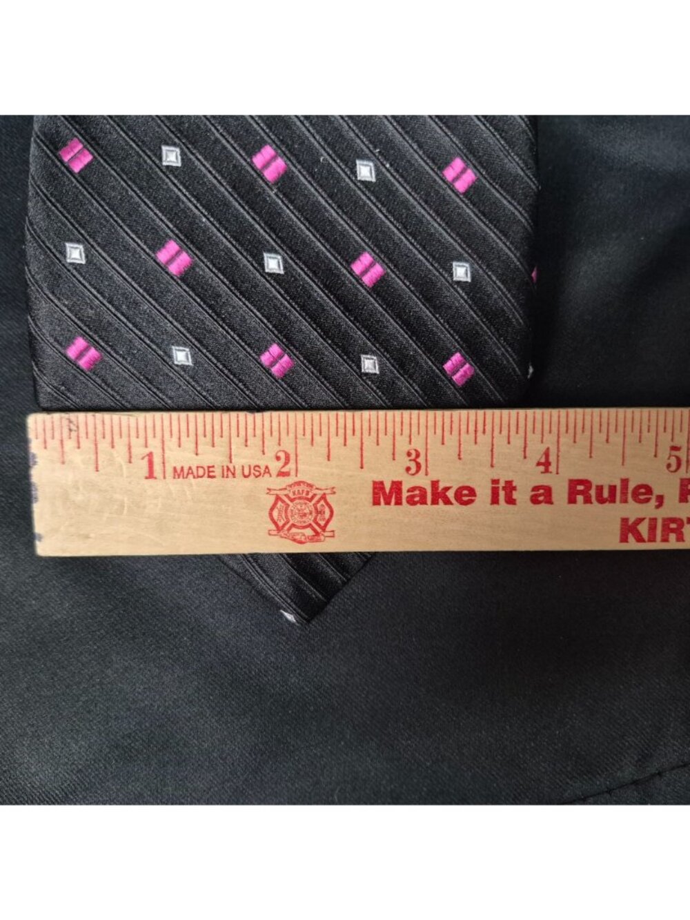 Chelsea by Robert Talbott Geometric Debonaire Blk/Pnk/Wht Classic Silk Necktie - Picture 5 of 5